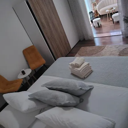 Buzolic 3 Apartment *