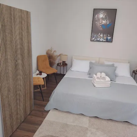 Buzolic 3 Apartment Hvar Town