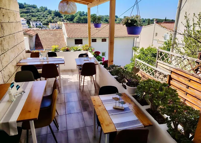 Appartement Buzolic 3 *