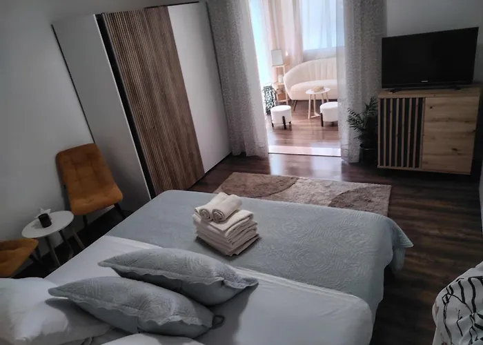 Buzolic 3 * 赫瓦尔