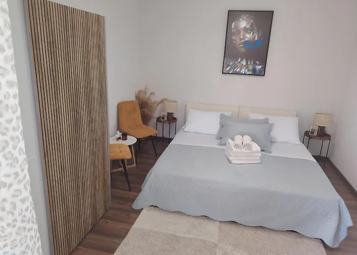 Buzolic 3 Apartman Hvar Town