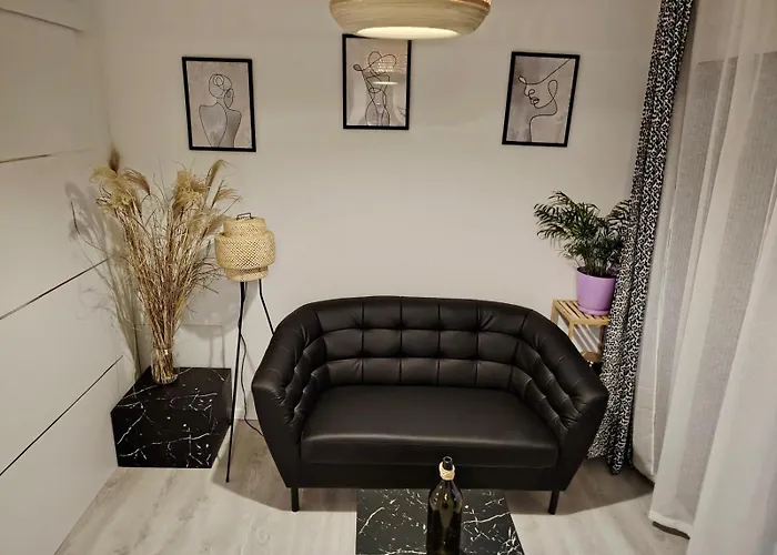 Buzolic 3 * Hvar Town